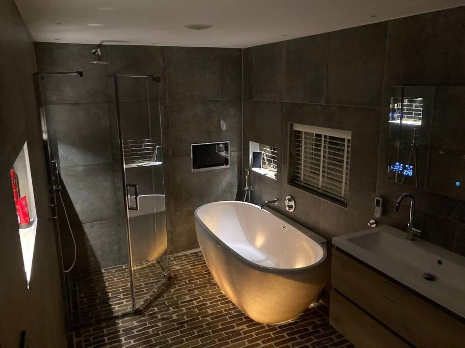 Voorsterstaete Former Barn, Including Jacuzzi Voorst Gem Voorst Extérieur photo